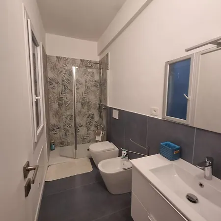 Appartamento La Casa Bianca E Blu Rapallo